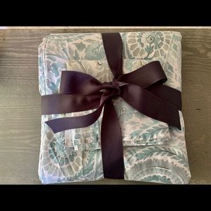 Pottery Barn Full/Queen Duvet & One Standard Sham